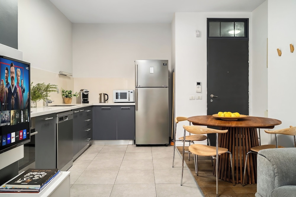 Allenby Urban Living Apartments by Sea N Rent