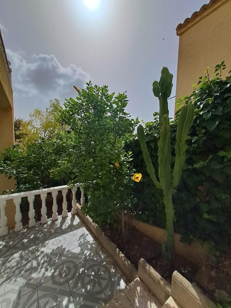 La Marina Oasis, 2-beds, Sleeps 4, 10 min to Beach