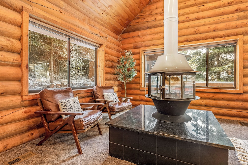 Lodge Hot Tub Dueling Basketball