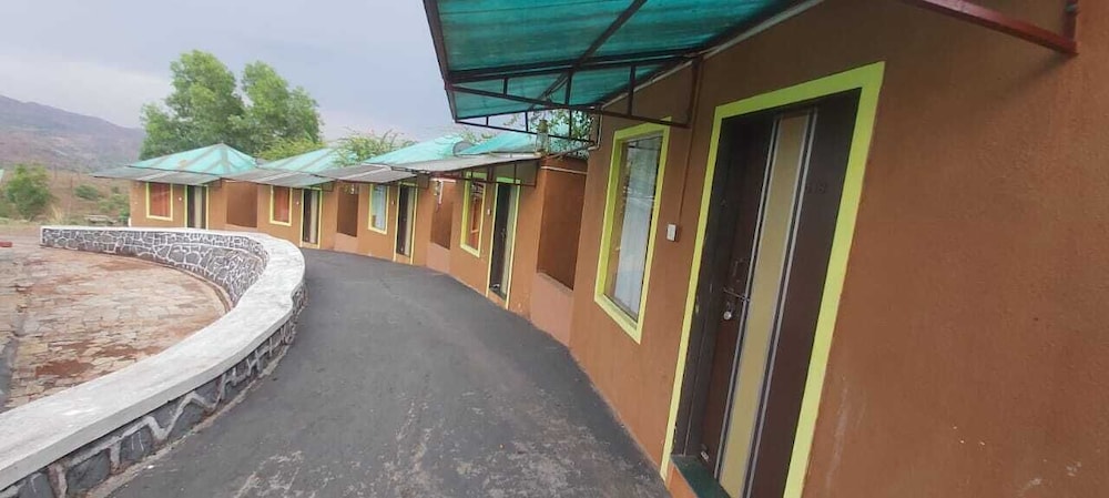 Murlee Pure Veg Resort