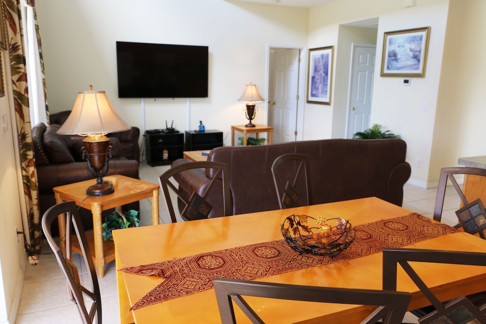 7BR 4.5BA Home in Emerald Island Resort by CV-2708 - Image 5