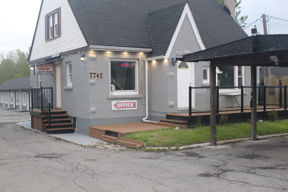 Yellow Pillow inn