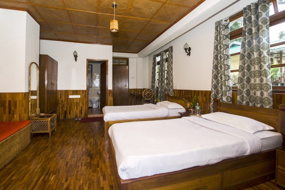 Hotel Teen Taley