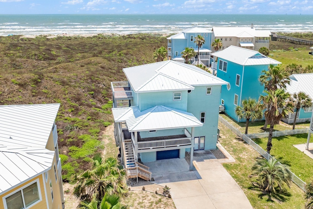 Beach Front Baby Ocean Views, Golf Cart & Pet Friendly!