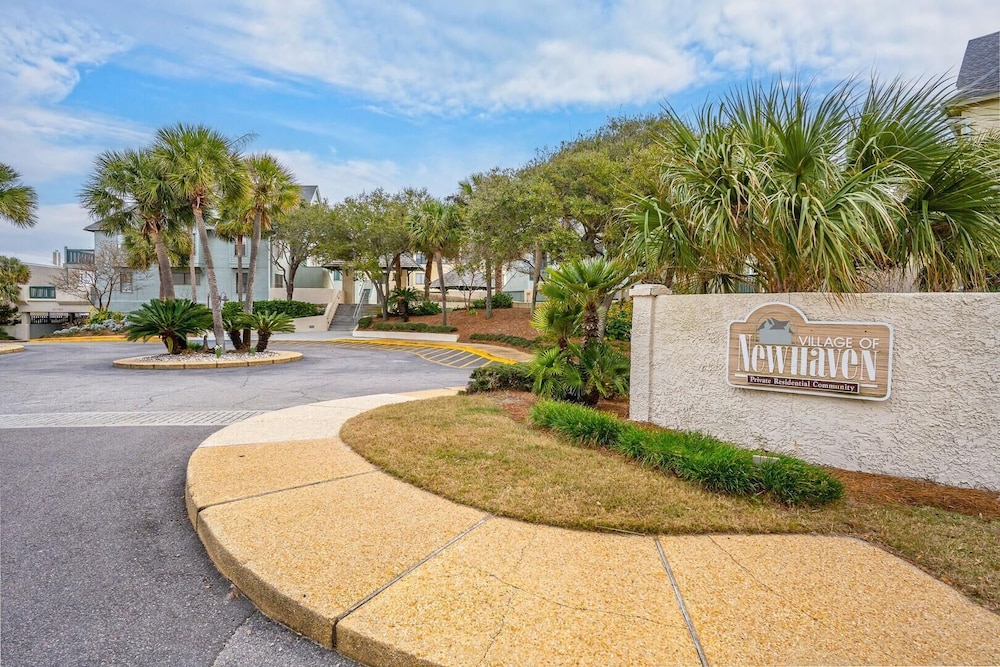 Condo with Resort Access - Great North Island Location