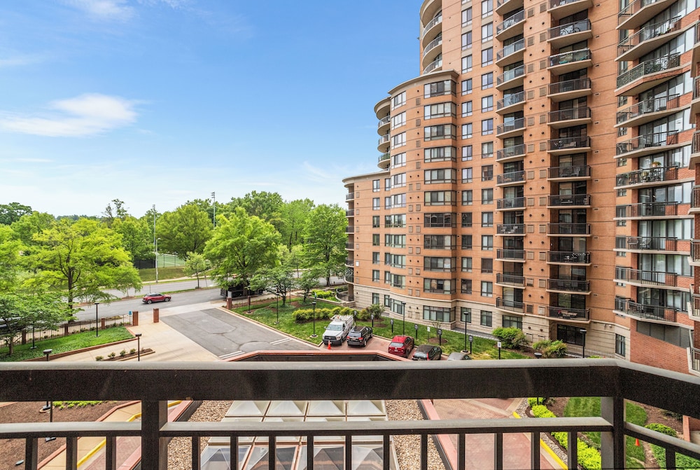 Metro-Friendly DC Apartments