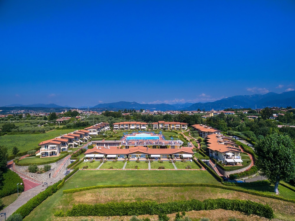 Montecolo Resort F2 by Wonderful Italy view 5