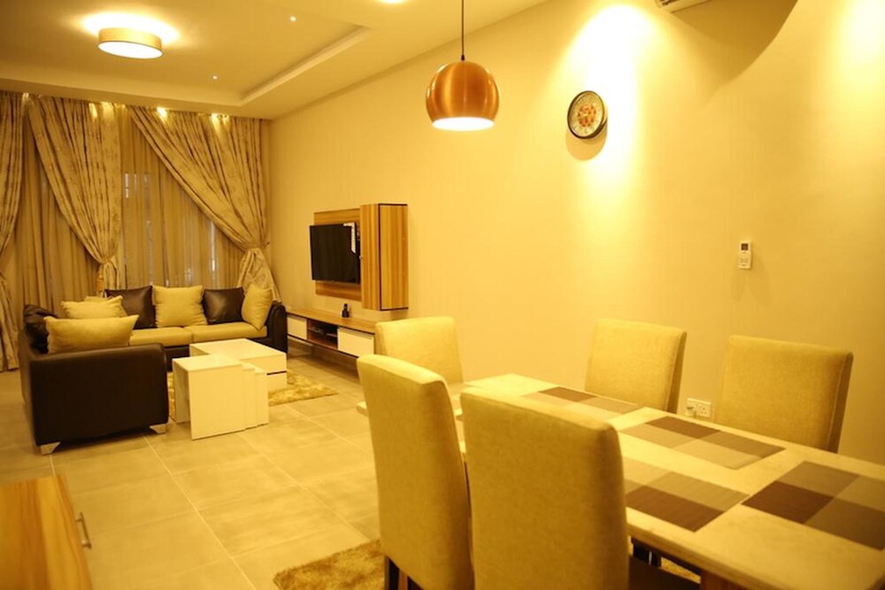 Kiniz Luxury Apartments view 3