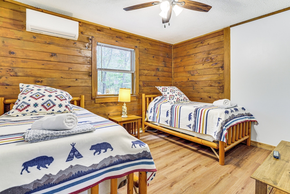 Long Pond Log Cabin w/ Hot Tub Soaks & Outdoor Fun