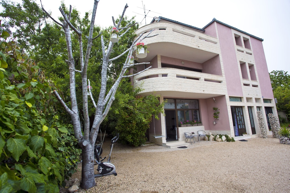 Photo 47