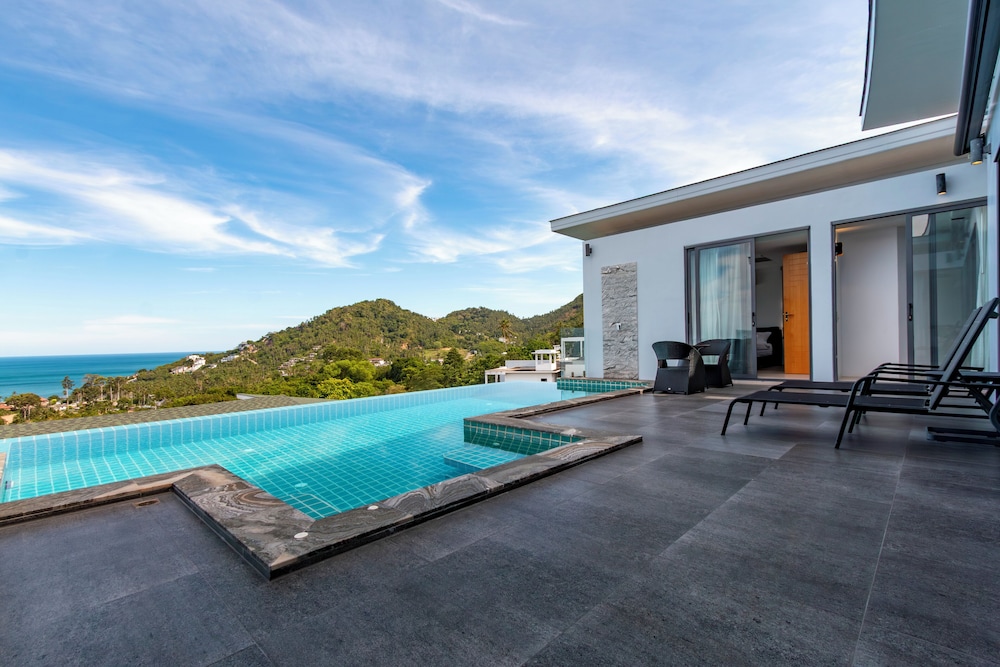 Seaview Hillside 3BR Infinity Pool V254