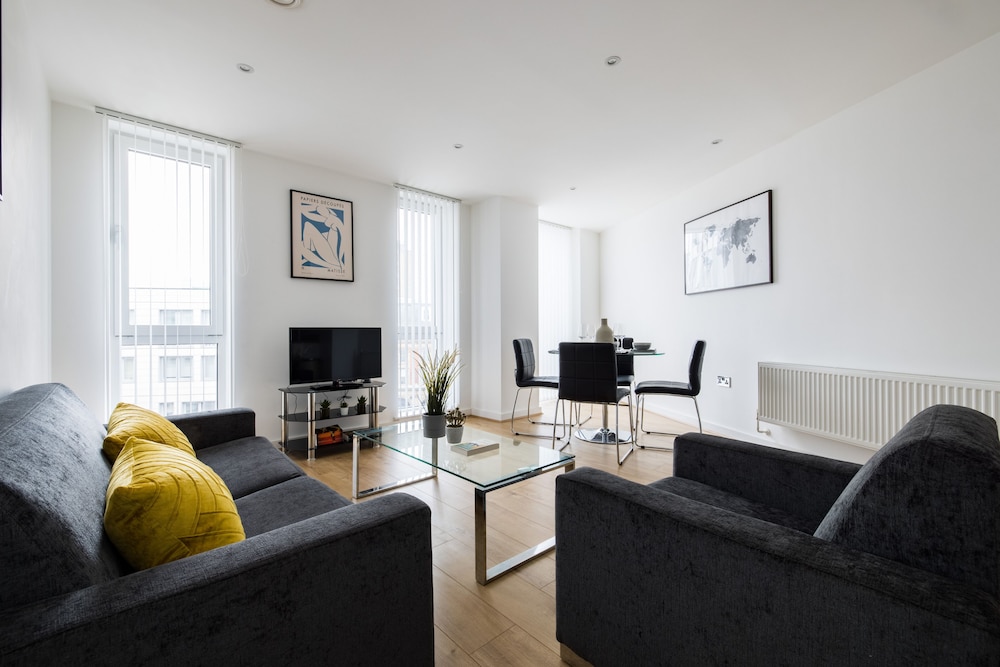 Spacious 2 Bed Flat in Hoxton