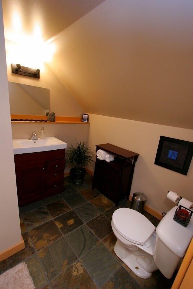 Revelstoke Timber Loft B&B