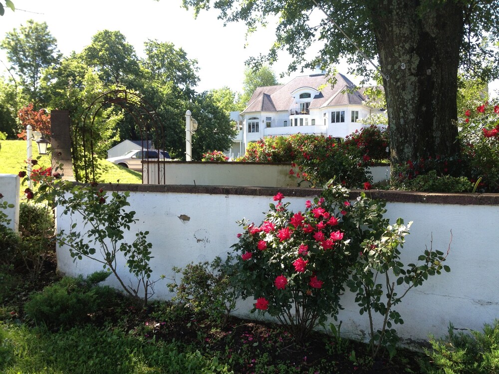 Columbia Vacations - The Columbia Inn at Peralynna Manor - Property Image 118