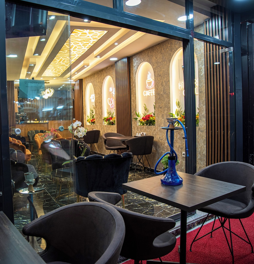 By Historial Hotel - Image 15