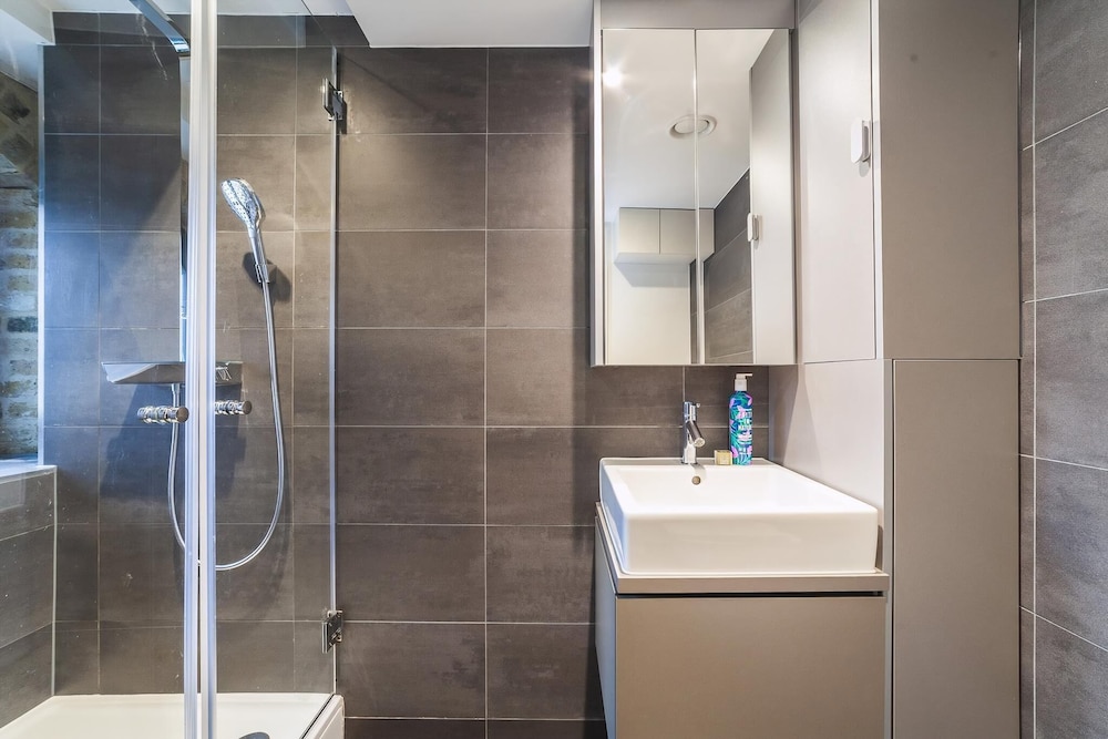 Industrial-chic Flat Near Tower Bridge