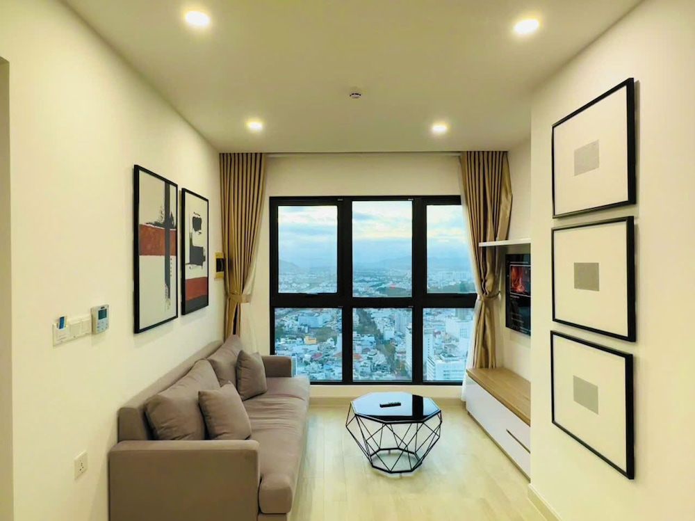 Gold Coast Balcony Serviced Apartment