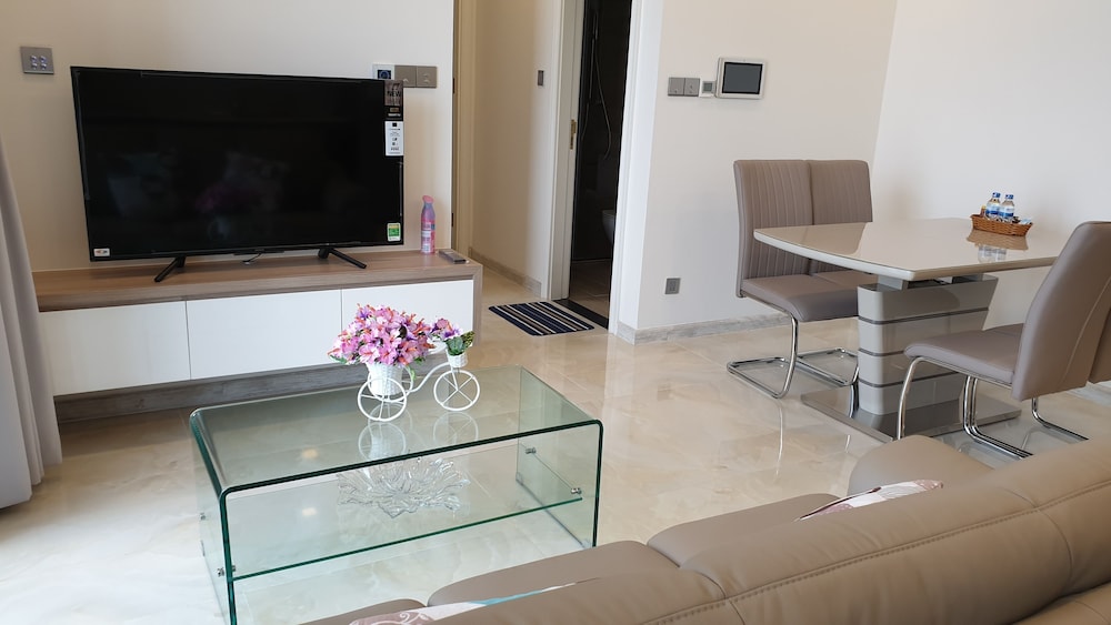 Stay In Vietnam Vinhomes Golden River
