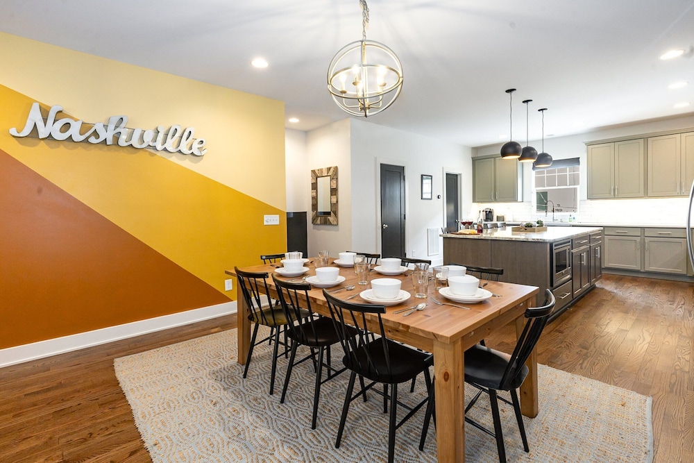 Nashville Comfort-mins to Broadway-12th S District