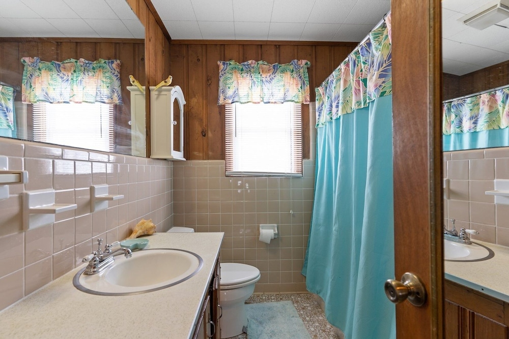 Yellow Bird 2 Bedroom Home by RedAwning