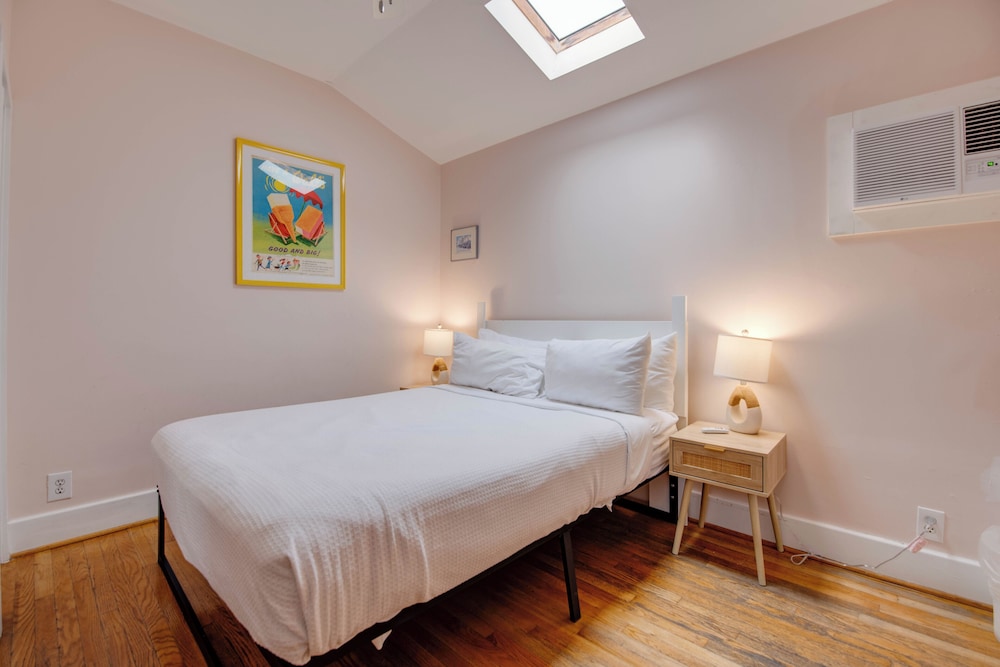 Banana's Foster Guesthouse