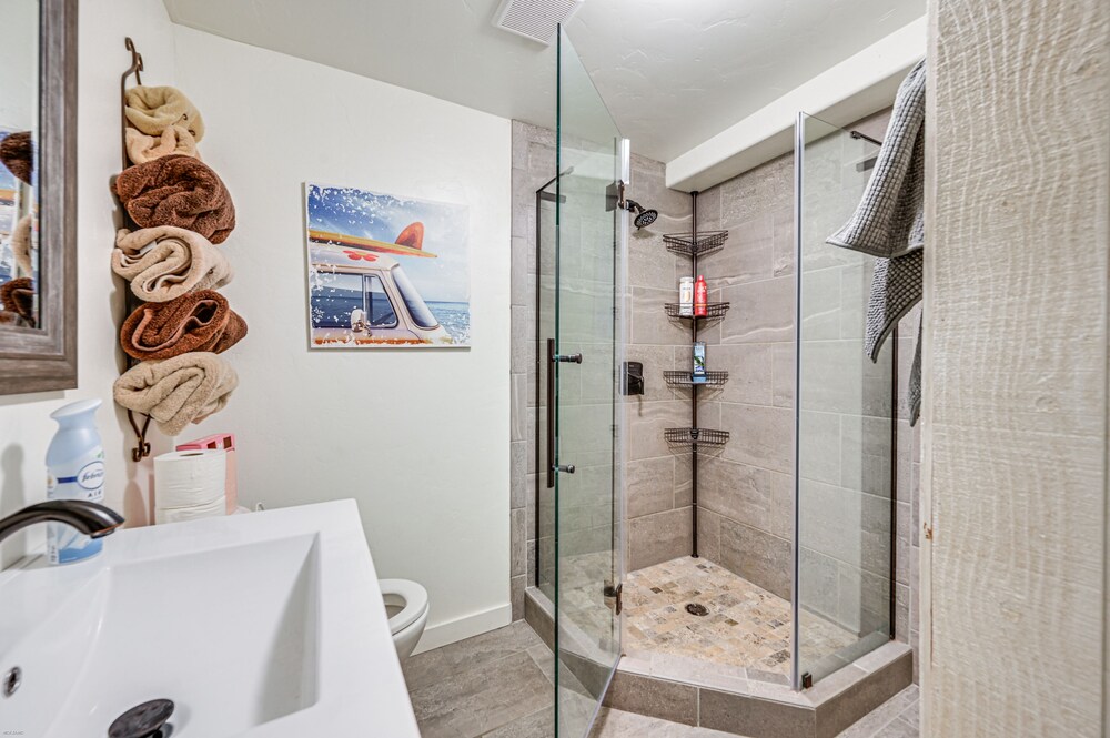 Lakeside Whitefish Cottage w/ Private Hot Tub! view 2