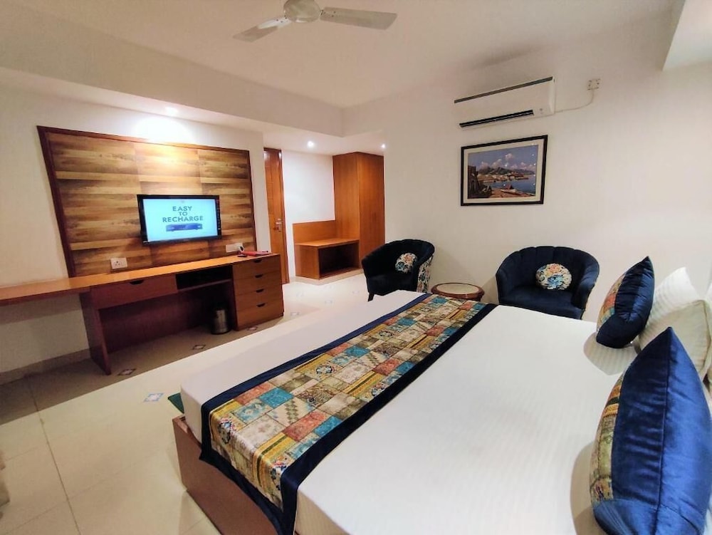The Angel Hotel And Suites