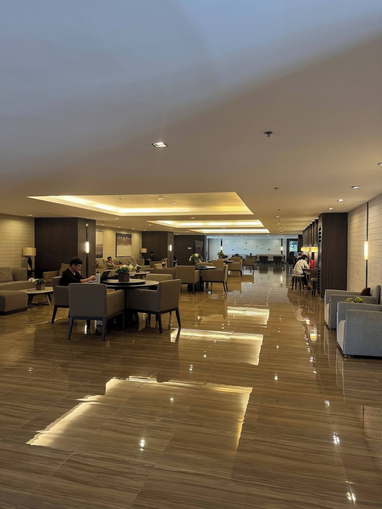 Entire Room in Makati Center With Fast Wifi