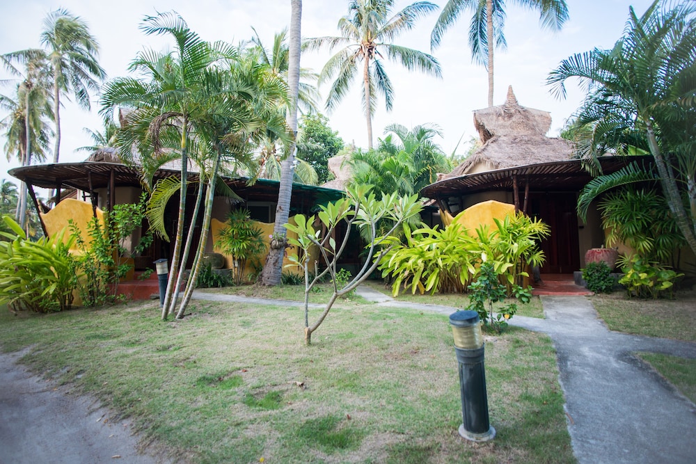 B52 Beach Resort
