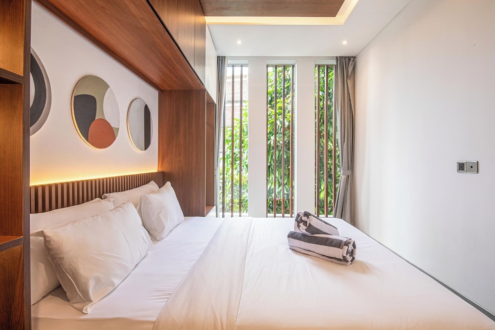 Exquisite 5BR Canggu Villa Steps From the Beach