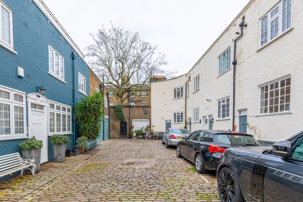 Hidden 1BD Flat Near Regents Park, Warwick Avenue