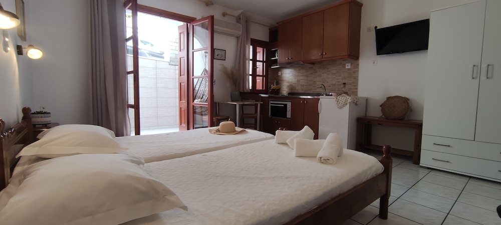 Kapetanos Rooms