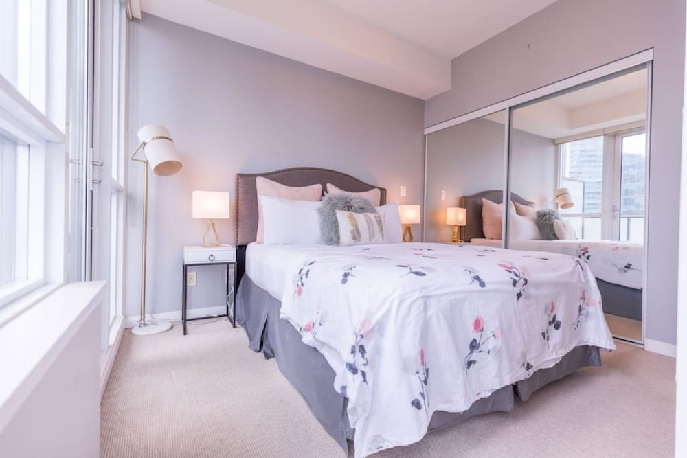 HomeHop - Maple Leaf Square - Image 4