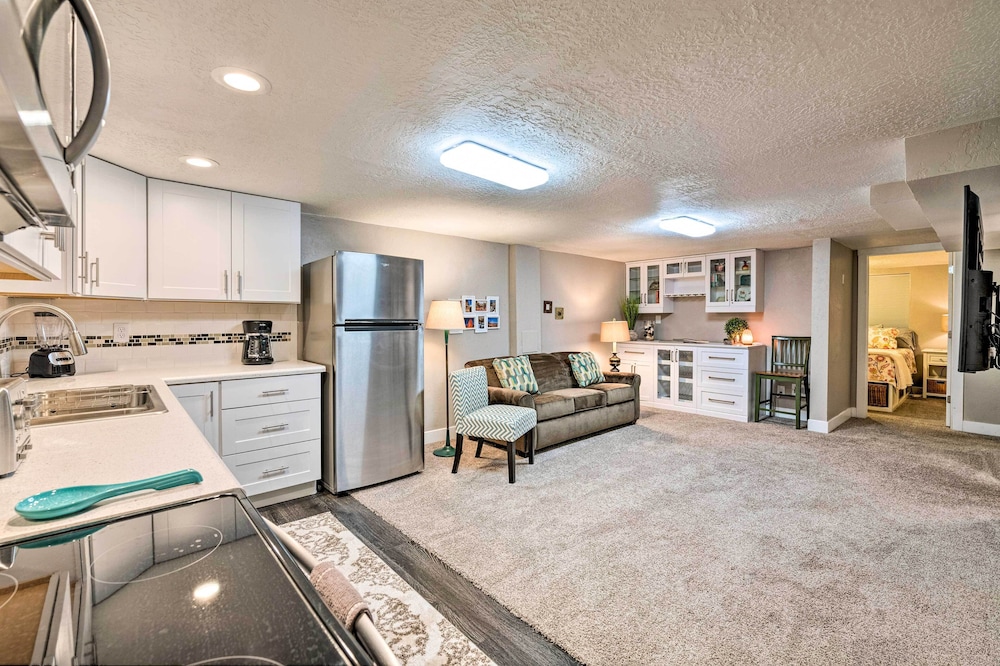 Modern Salt Lake City Apt.- 20mi to Snowbird!