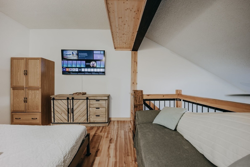 Glacier Mt Baker Lodging
