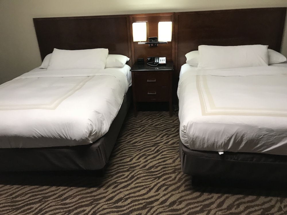 Hometown Inn & Suites