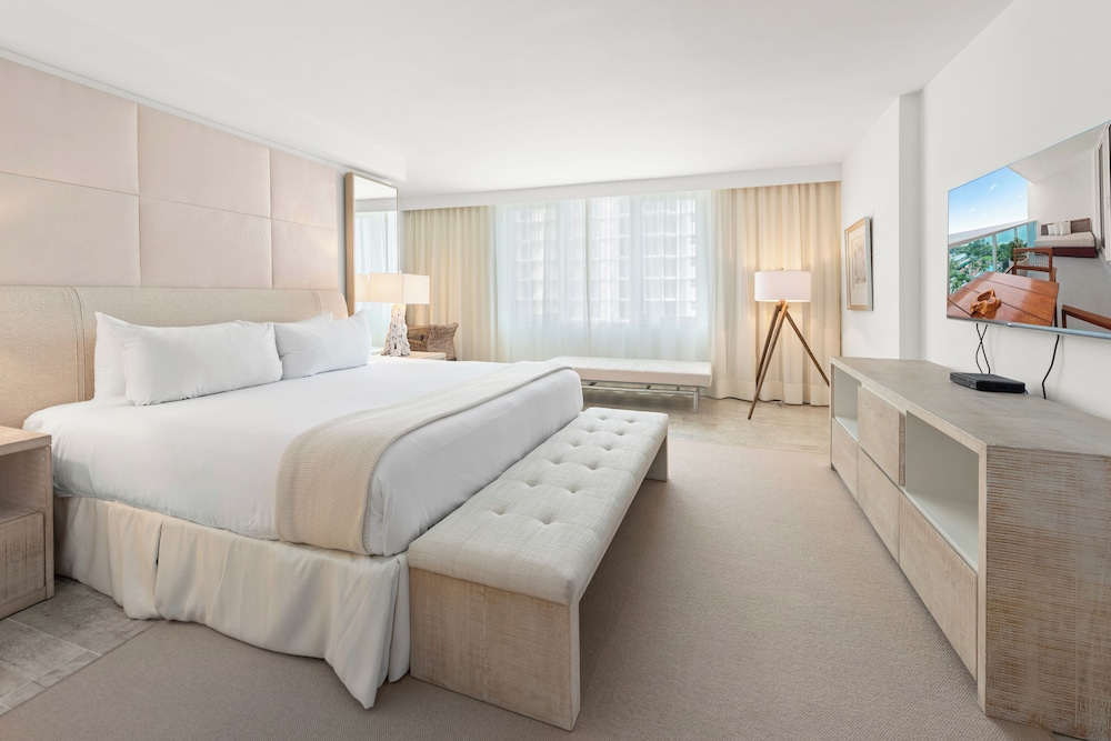 Luxury Vacation Rentals at 1 Hotel & Homes by LRMB