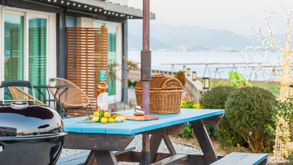 Namhae Yujane Pension