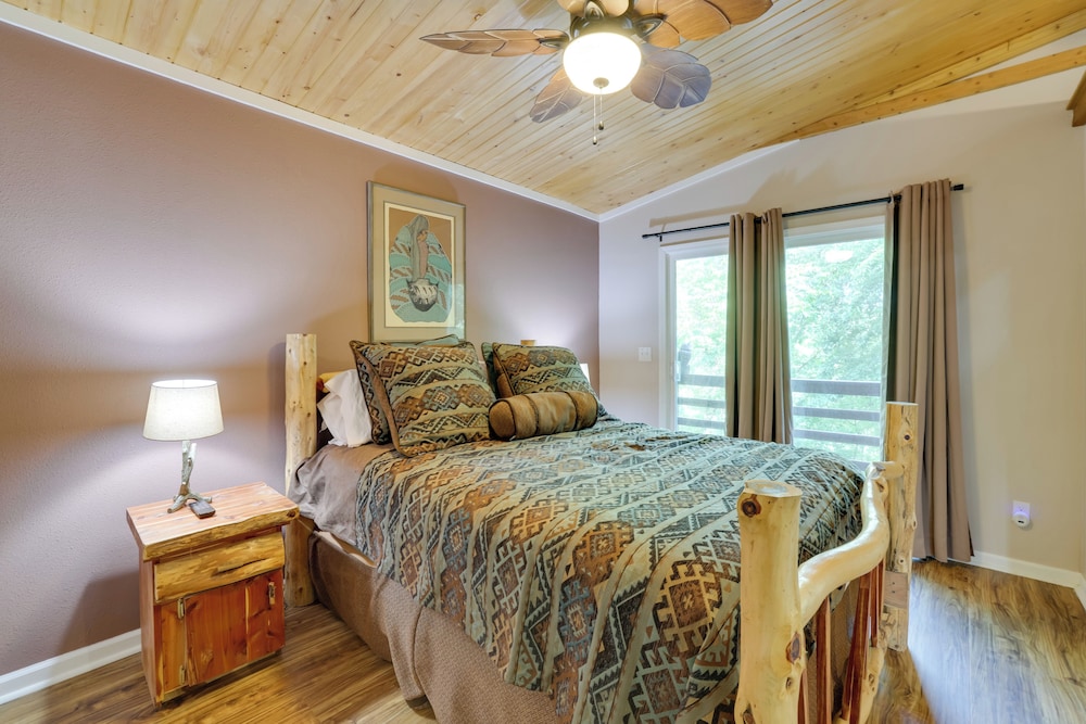 Creekside Nature Escape in Southwest Missouri