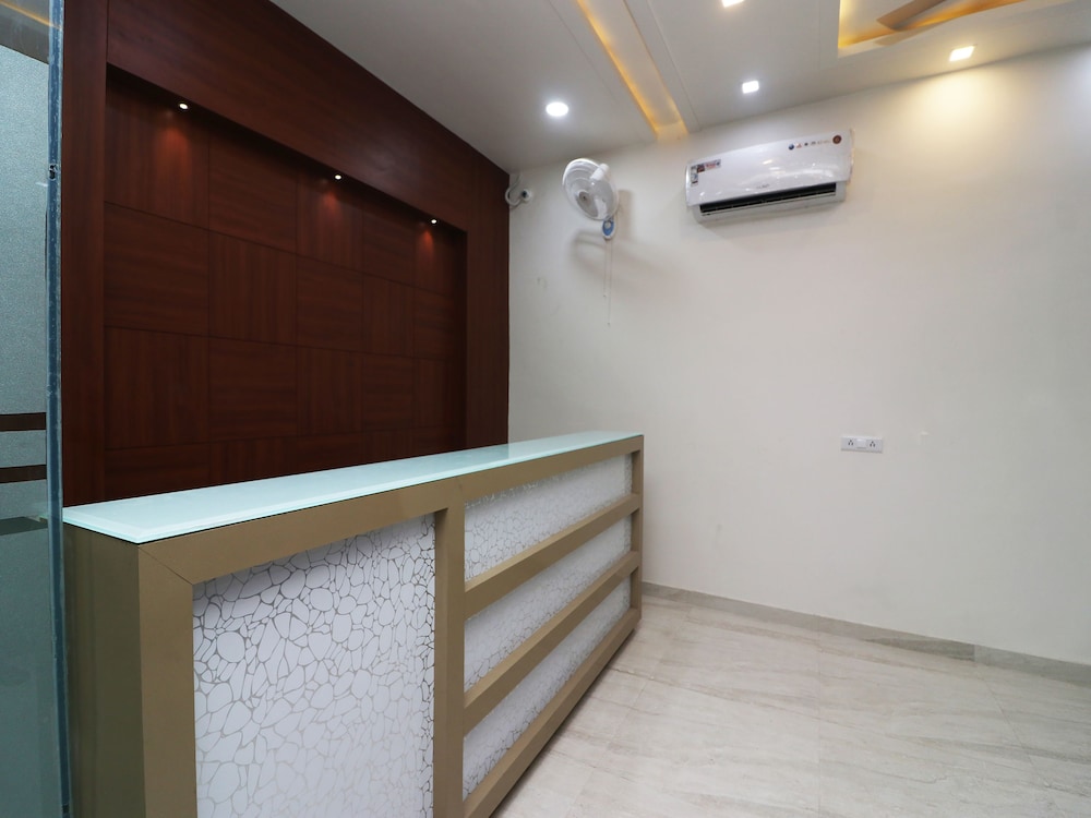 OYO 22979 Saffron Hotel view 3