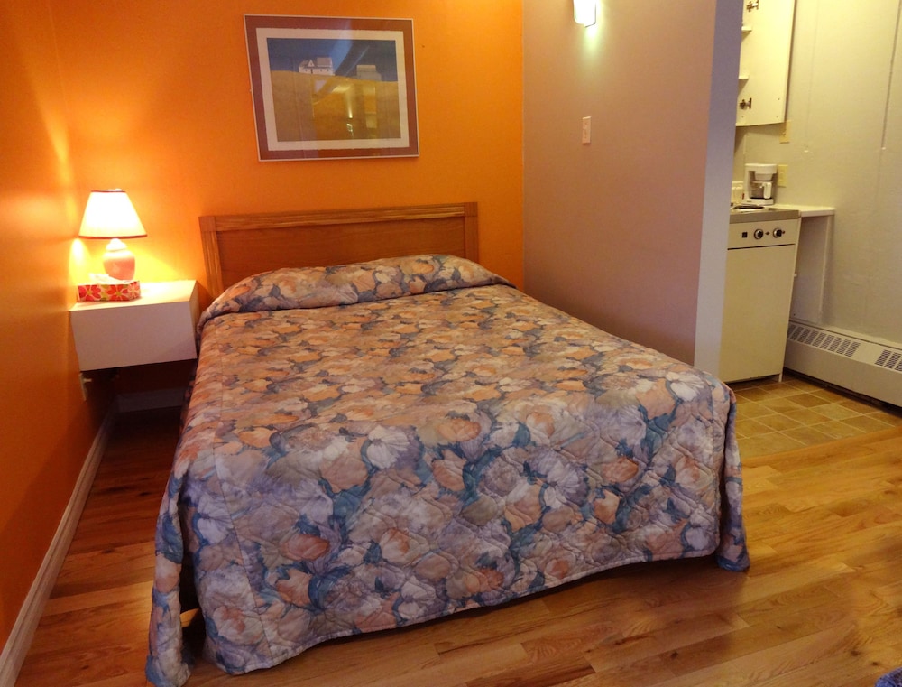 Motel Tremblant - Image 2