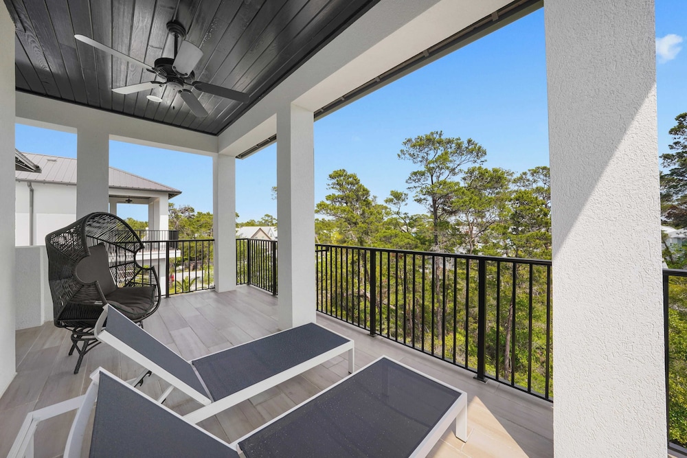 7 Bedroom Serentiy Sands Cottage with Heated Pool and Spa