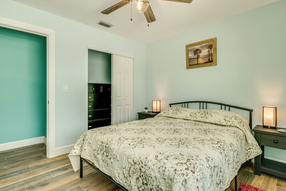 3 Mi to Fort Myers Beach: Unit w/ Furnished Patio!