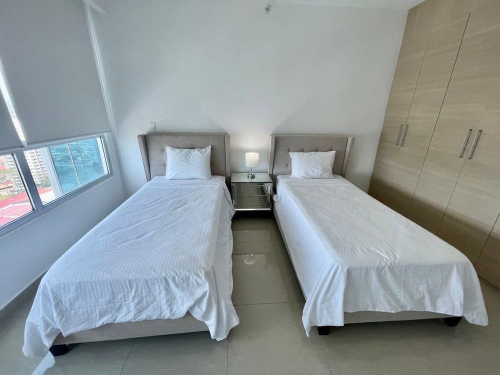 East Tower - Spacious 3 Bed Apt in Costa del Este