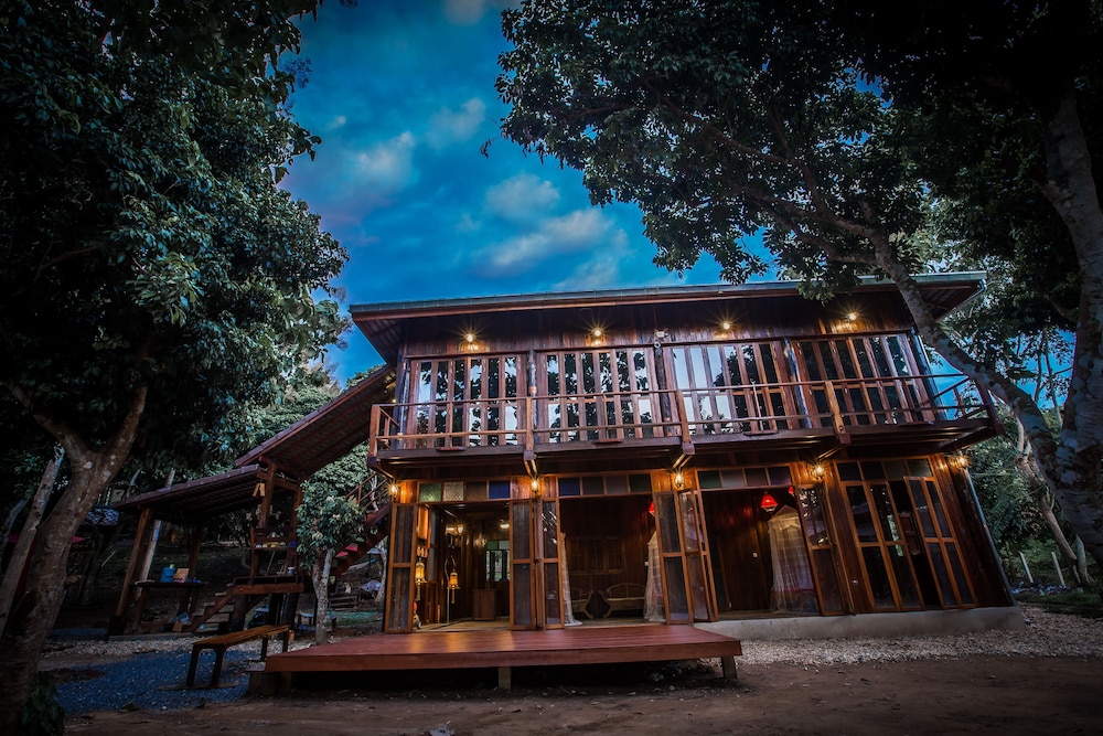 Nan De Panna Riverside Homestay