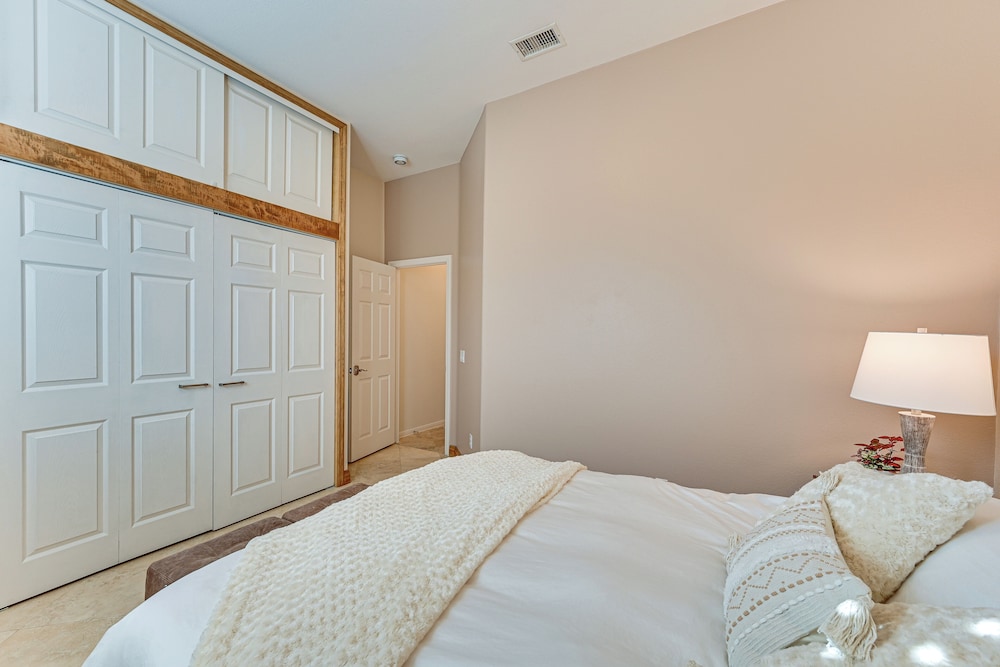 Private & Spacious Deluxe Rolling Hills Ranch Gem