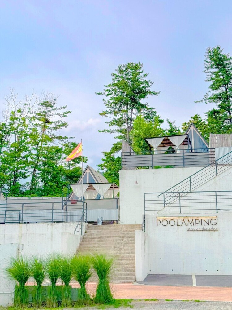 Spain Village Poolamping