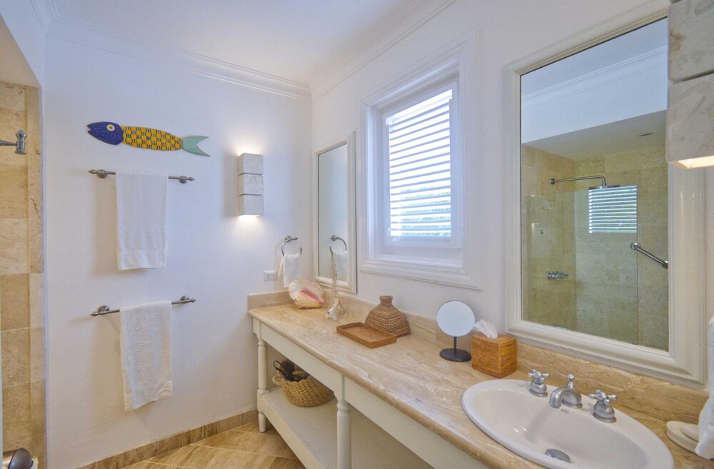 Ocean View Villa Just Minutes From Private Beaches