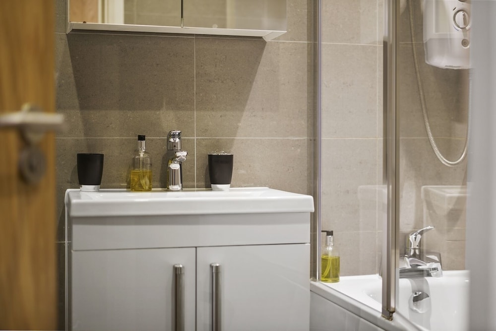 Heathrow Living Serviced Apartments by Ferndale