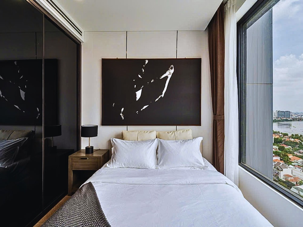 The Lumiere Luxury Citypoint ANGIA
